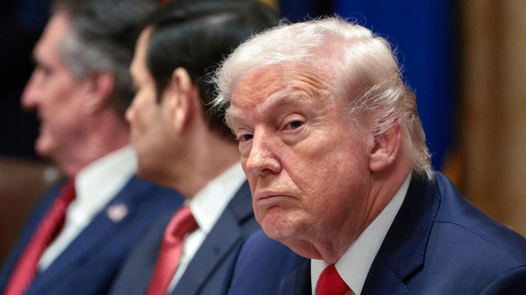 Iran en direct : Donald Trump "espère ne pas devoir" frapper l'Iran