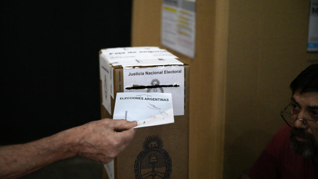 Argentina celebra comicios parlamentarios clave para las aspiraciones del  presidente Milei