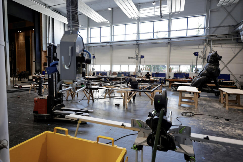 Les ateliers de fabrication des décors de la Comédie-Française à Sarcelles, dans le Val-d'Oise, le 29 avril 2025.