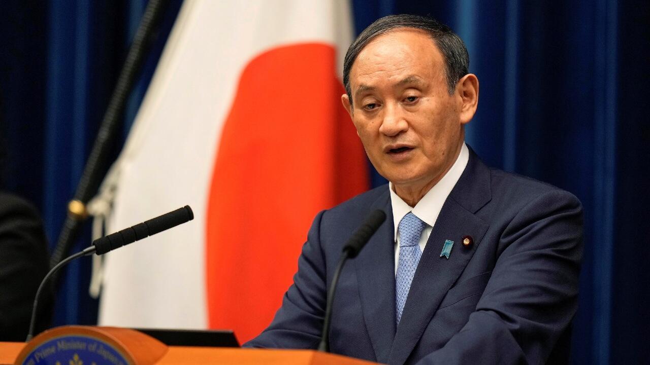 Japanese Prime Minister Yoshihit Suka speaks at a press conference announcing the extension of the state of emergency for the Kovit-19 epidemic in Tokyo, Japan on August 17, 2021.