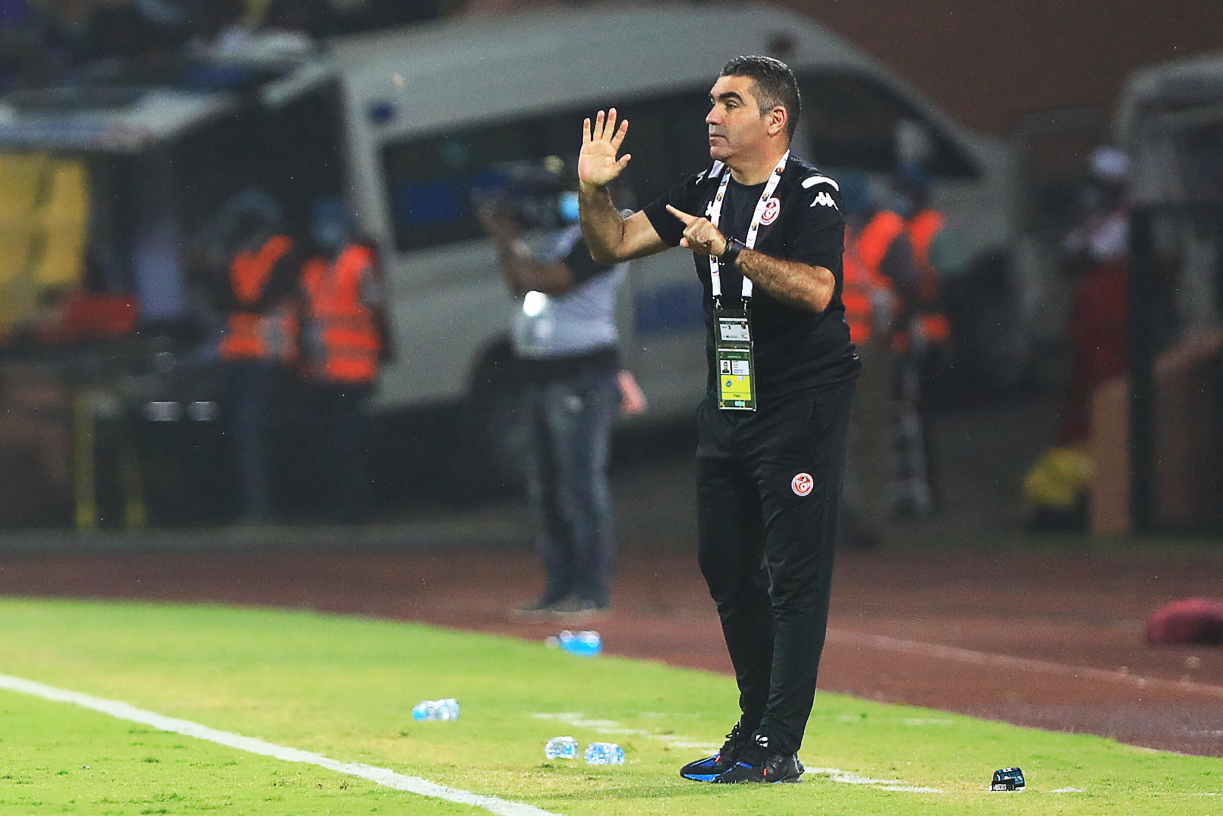 سابقة تاريخية.. مدربون محليون على رأس المنتخبات الأفريقية بالمونديال.. خيار مدروس أم ظرفي؟ 2 بنجاحه في قيادة نسور قرطاج إلى مونديال قطر، فرض جلال القادري نفسه مدربا أول للمنتخب التونسي.