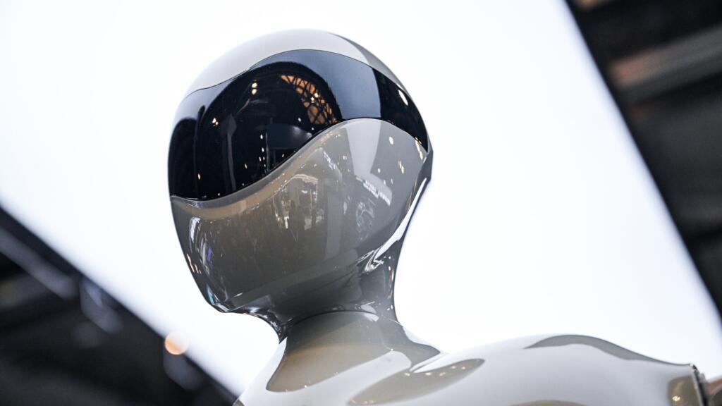 بسبب الذكاء الاصطناعي... شركات عالمية تتجه نحو تقليص الوظائف وسط تراجع معنويات المستهلكين