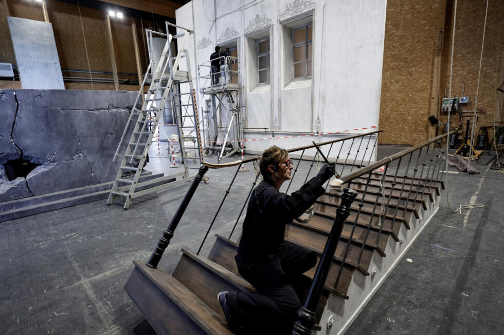 Les ateliers de fabrication des décors de la Comédie-Française à Sarcelles, dans le Val-d'Oise, le 29 avril 2025