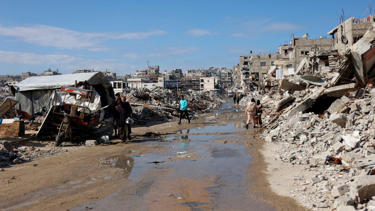 فرنسا ترسل حوالي 400 طن من المساعدات الغذائية إلى غزة