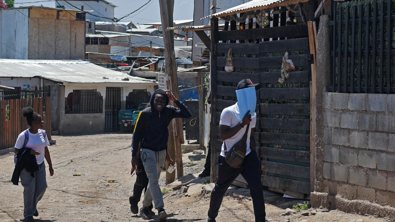 Crisis entre 337,000 migrantes venezolanos indocumentados ante elecciones en Chile