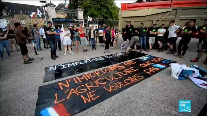French farmers protest against free trade agreement between EU, Mercosur countries