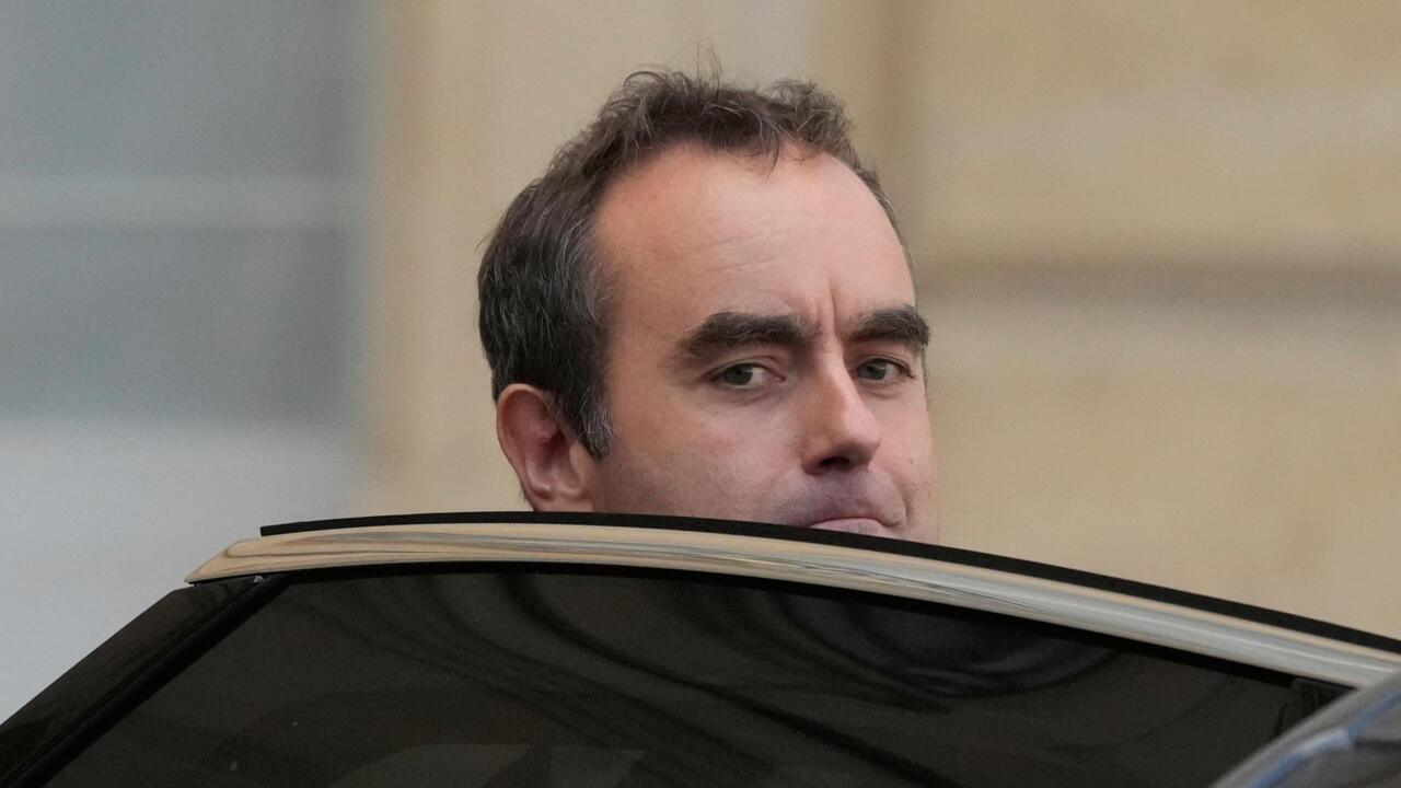 French PM tipped to survive no-confidence votes after pension reform concession