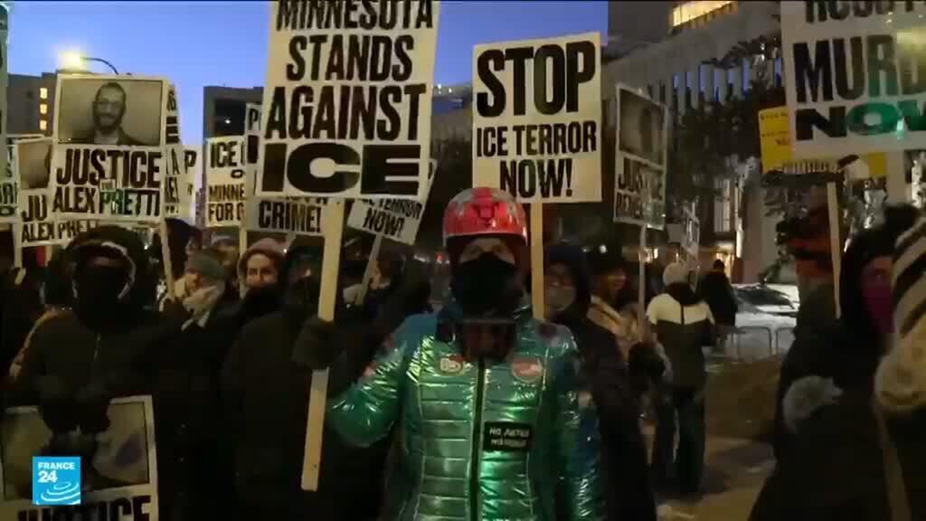 مينيابوليس: مظاهرات احتفالا بمغادرة رئيس عمليات شرطة الهجرة