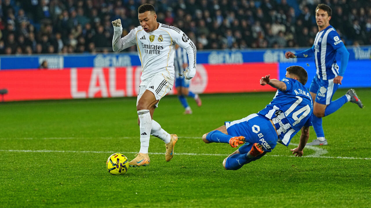 الدوري الإسباني: ريال مدريد يضيق الخناق على برشلونة بفوز شاق على ألافيس