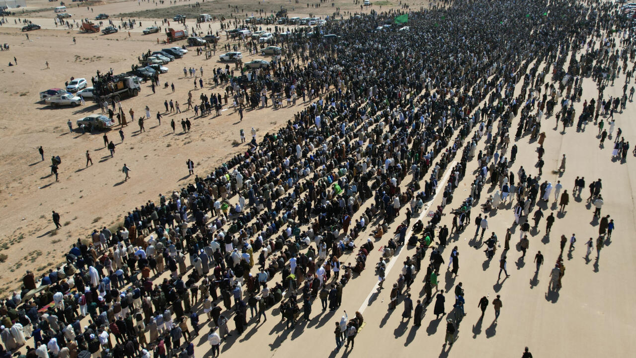 ليبيا: الآلاف يشيعون سيف الإسلام القذافي في بني وليد معقل قبيلة ورفلة