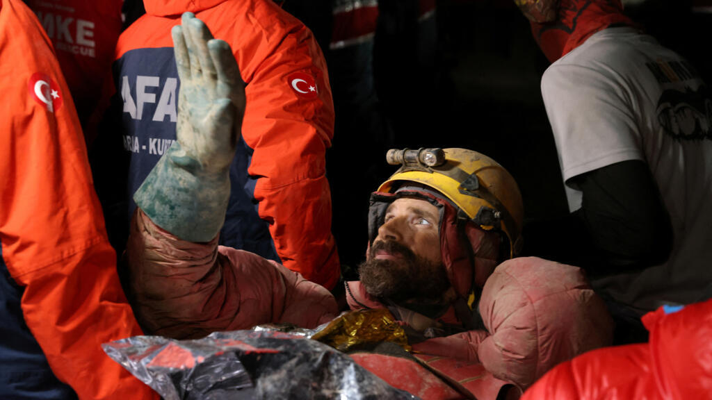 Ailing US explorer rescued from Turkey's deepest cave