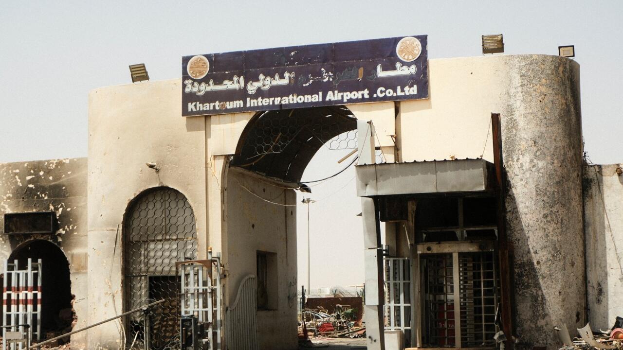 السودان: هجمات بطائرات مسيرة على محيط مطار الخرطوم قبيل إعادة افتتاحه