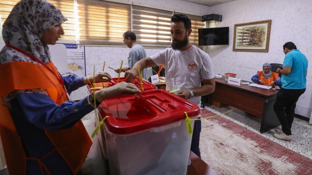 ليبيا: انتخابات بلدية جزئية وسط أعمال عنف وتأجيل بعض مراكز الاقتراع