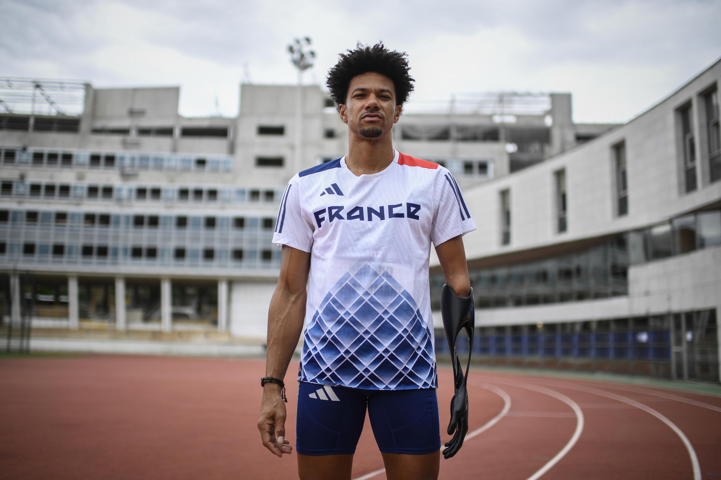 Decouvrez Arnaud Assoumani L Esprit Du Sport Paralympique www.france24.com