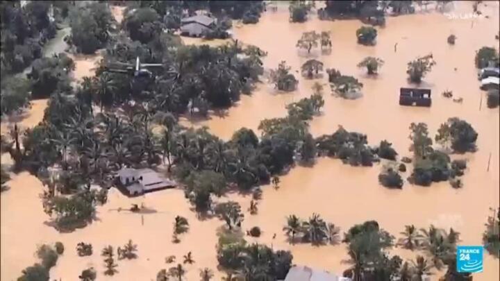 Asia floods death toll tops 1,000 as military aid survivors