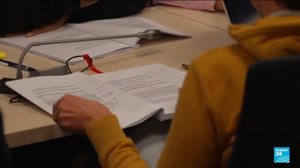 Rythmes scolaires : 5 jours d'école par semaine, 2 zones de vacances préconisés