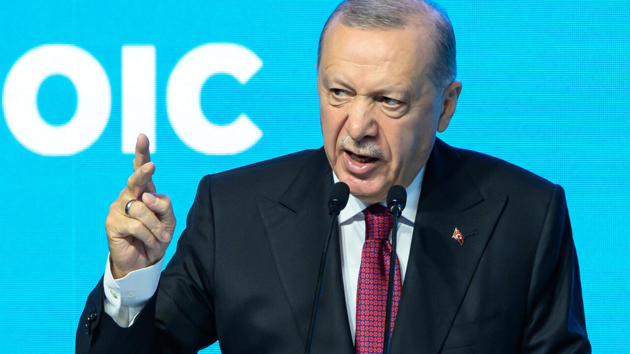إردوغان يحض أكراد سوريا على إتمام اندماجهم بالدولة