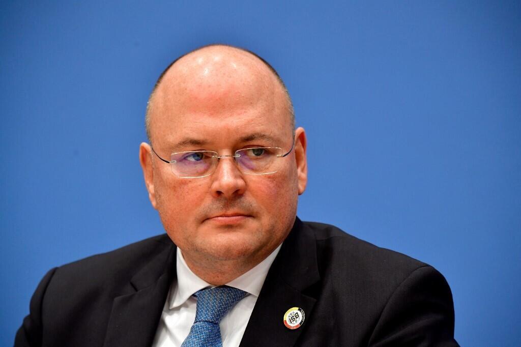 Archivo. Arne Schönbohm, jefe de la agencia alemana de ciberseguridad, en una conferencia de prensa en Berlín, el 8 de enero de 2019.