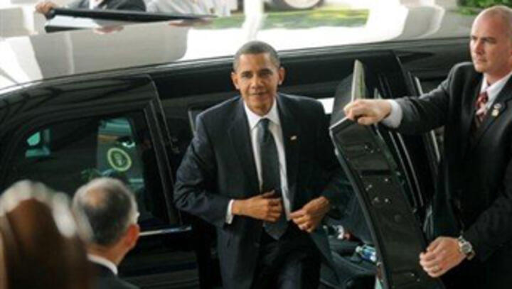 Obama arrives in Shanghai for first stop in China visit