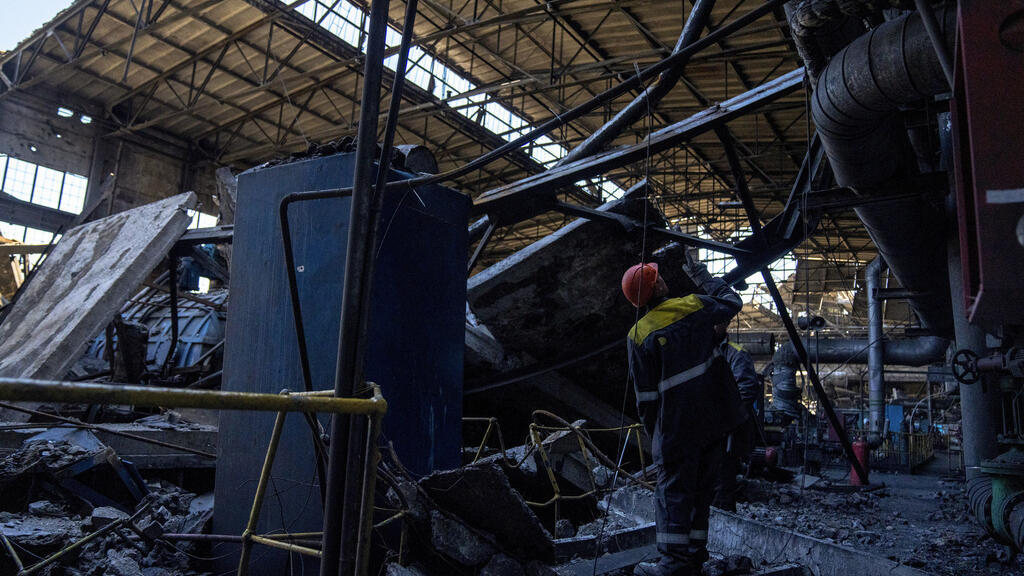 Russia attacks Ukraine power grid, Moscow expresses 'extreme concern' over US Tomahawk missiles
