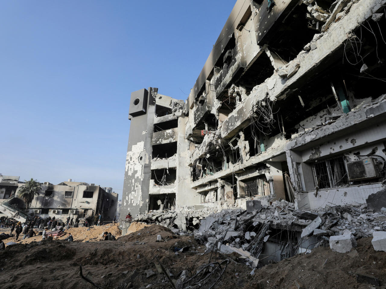 "El lugar está destruido": tras dos semanas de asedio, las tropas israelíes se retiran del hospital Al-Shifa