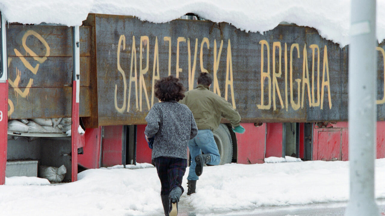 إيطاليا تفتح ملف "قناصة" أثرياء "اصطادوا" مدنيي ساراييفو خلال حصارها