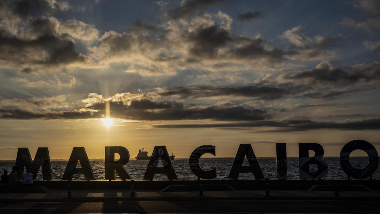 france24.com - Confusion reigns over Venezuela's oil industry as US looms