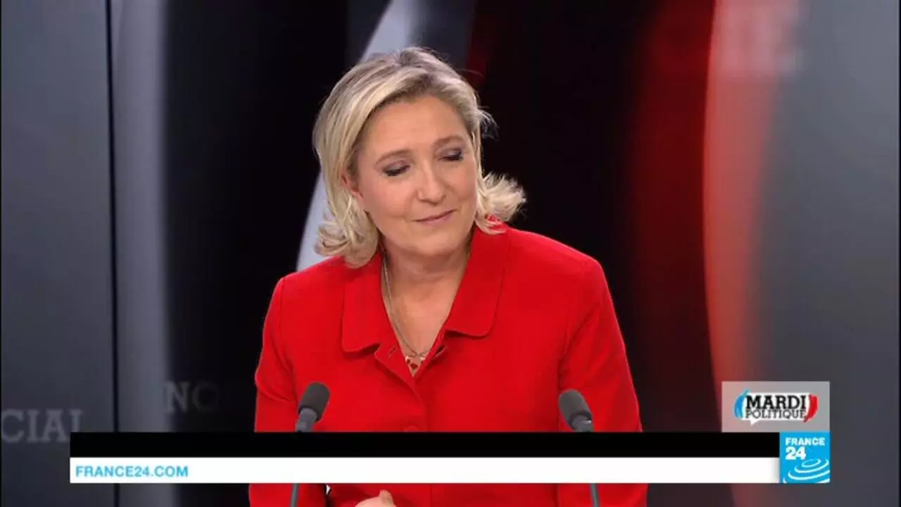 Marine Le Pen Les Refugies On Les Renvoie Chez Eux Mardi Politique