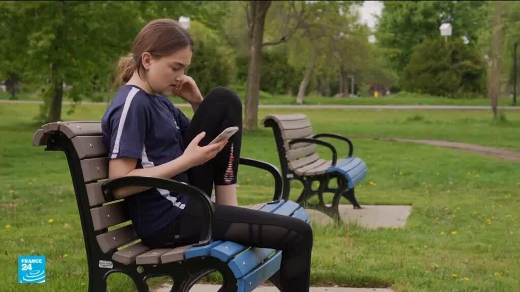 فرنسا: البرلمان يقر مشروع قانون يحظر تطبيقات التواصل على الأطفال دون 15 سنة