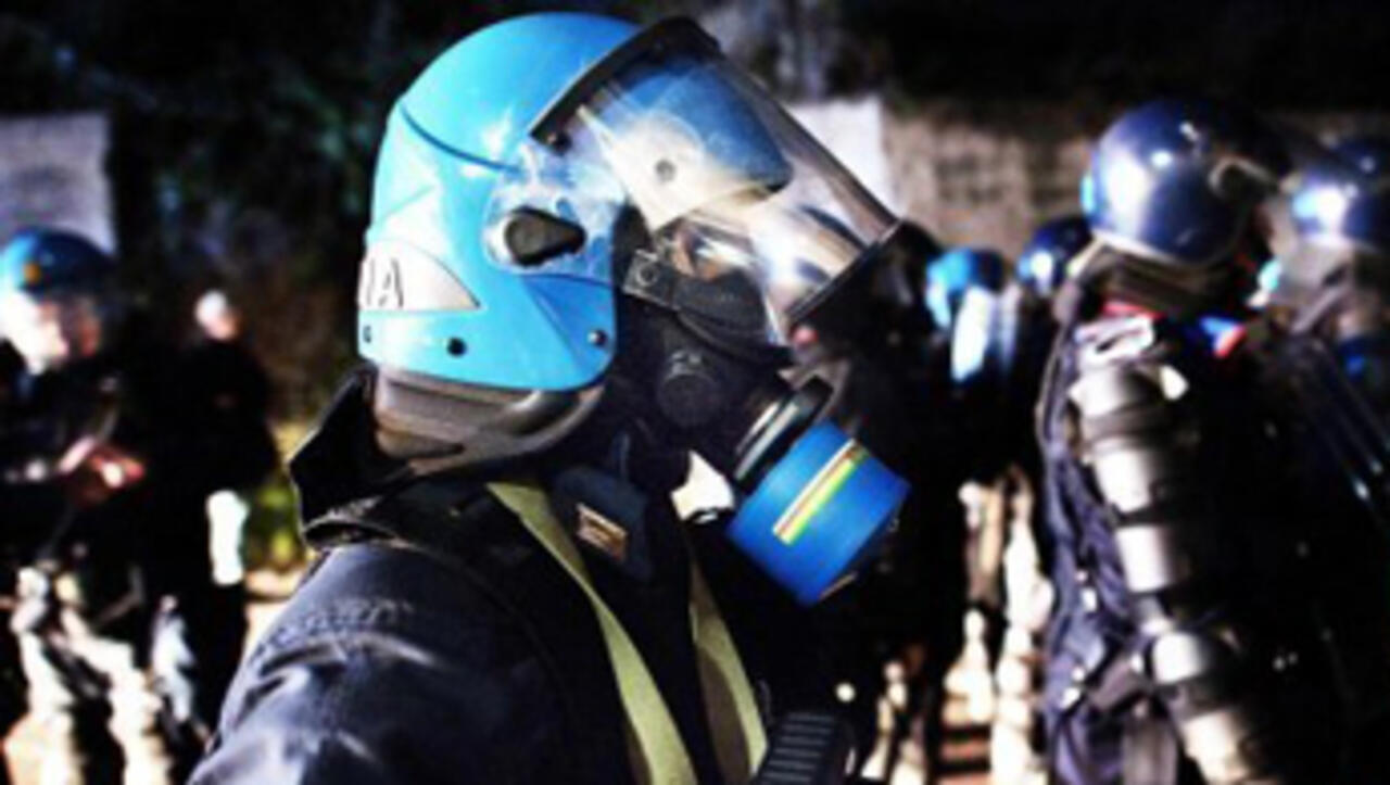 Three arrested in Naples landfill protest scuffle