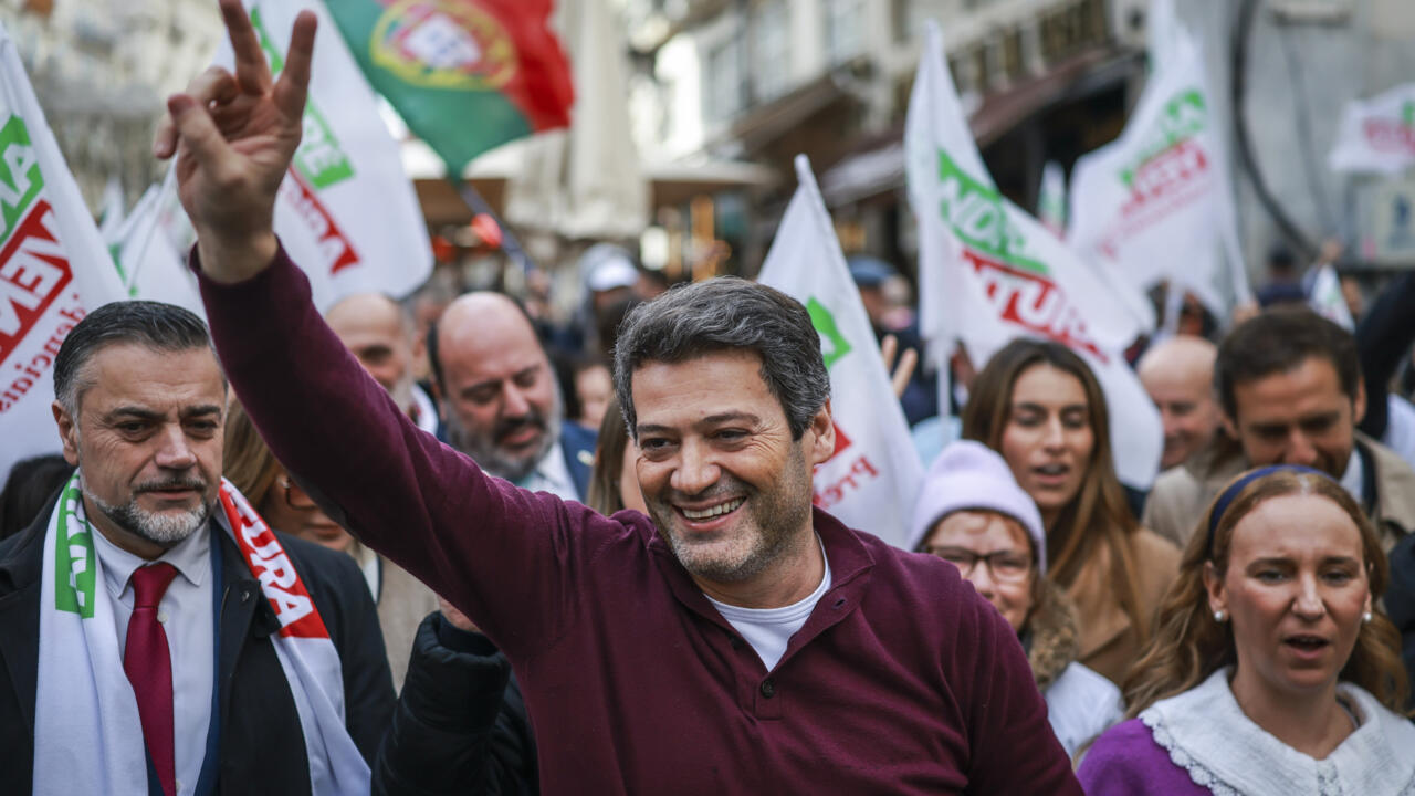 البرتغاليون ينتخبون رئيسهم وتوقعات بتقدّم اليمين المتطرف نحو الجولة الثانية