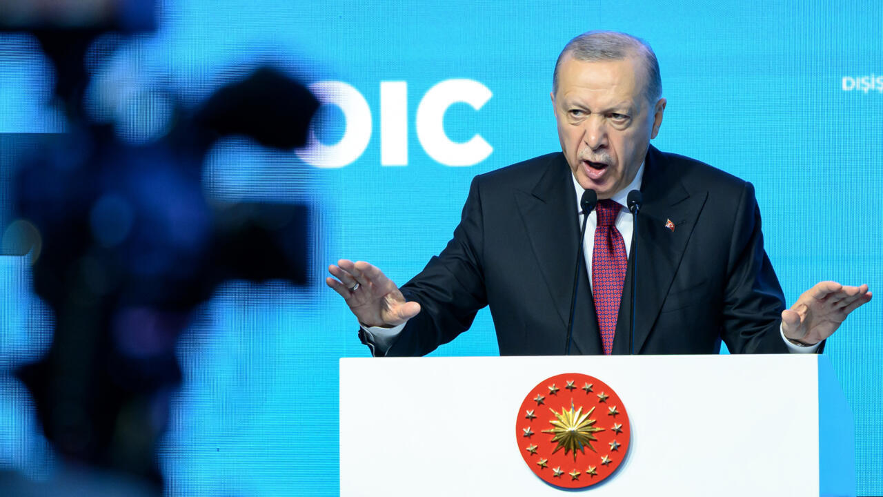 تركيا تعلن تعرض سفينة شحن لهجوم في البحر الأسود