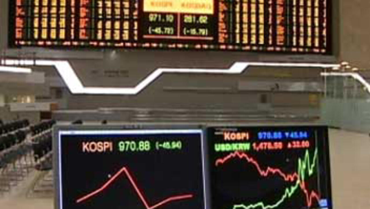 Asian stocks plummet as US confirms recession