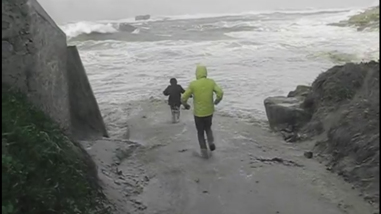Le Télé Journal Sauvé De La Noyade In Extremis Vidéo : un couple sauvé in extremis de la noyade dans le Finistère