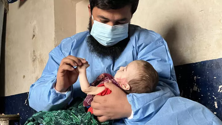 Number of children suffering from pneumonia are rising in Afghan