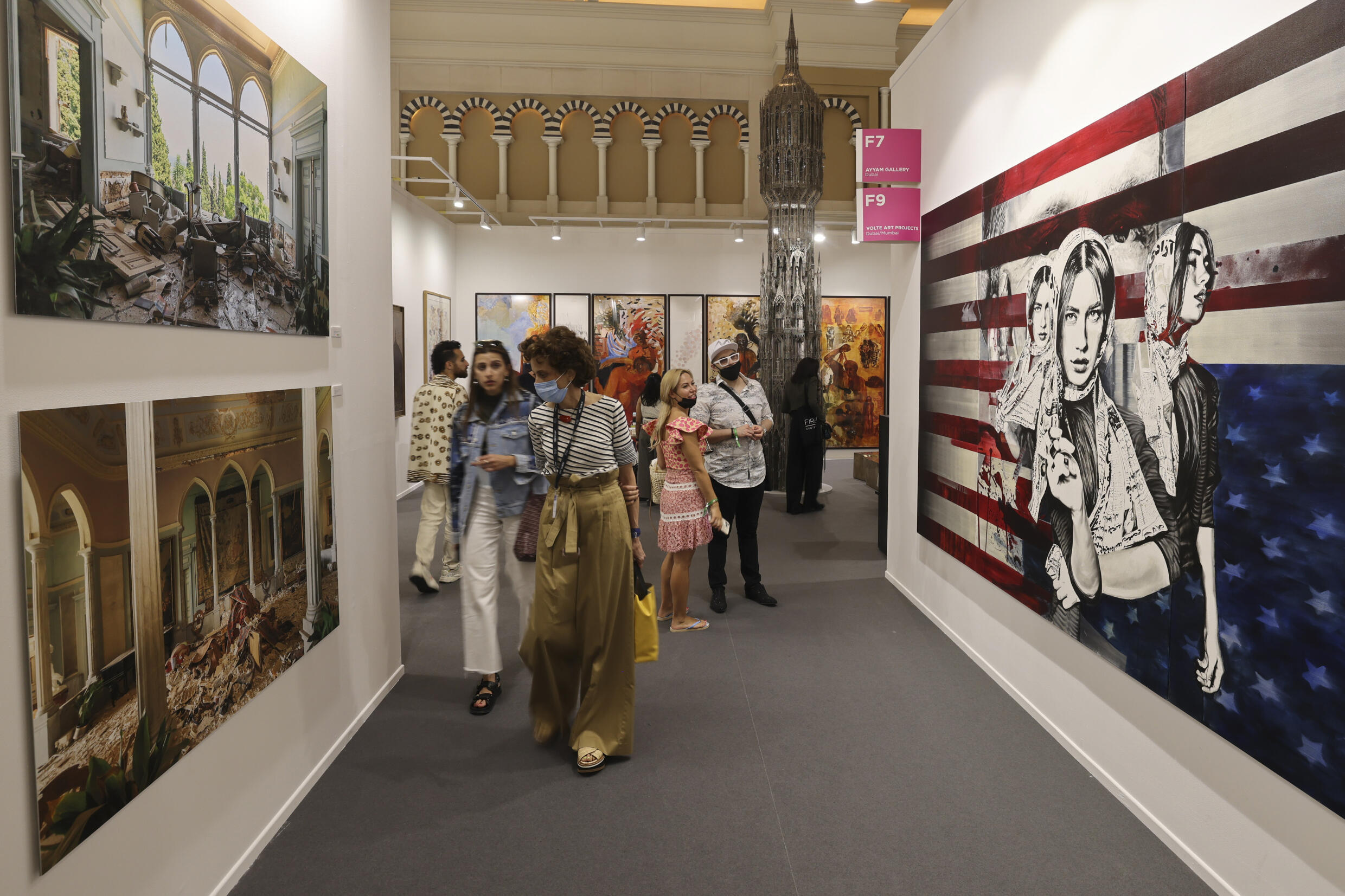 عرض آرت دبي ، أكبر معرض سنوي للفن المعاصر في الشرق الأوسط ، أعمالاً رقمية لأول مرة في الوقت الذي تسعى فيه الإمارة الخليجية الثرية إلى وضع نفسها كمركز للأصول المشفرة