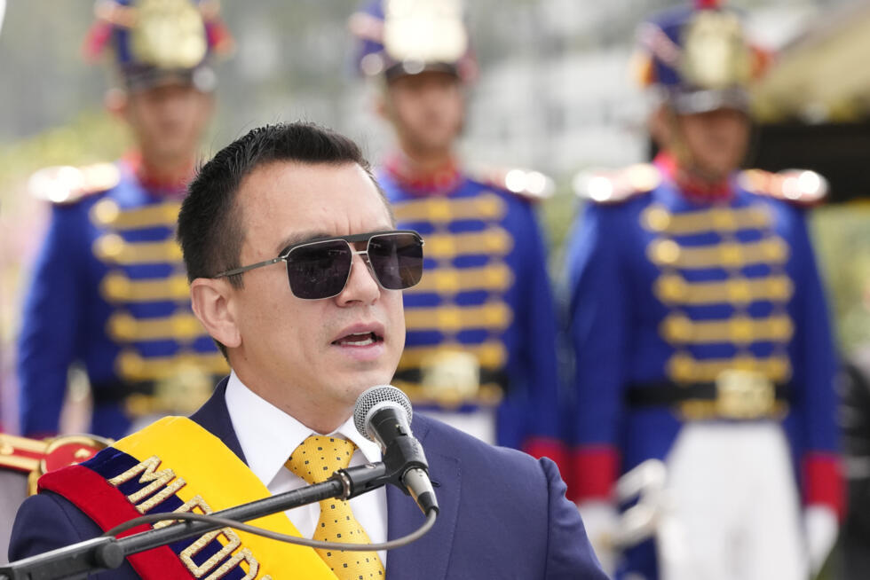 El presidente ecuatoriano Daniel Noboa habla durante una ceremonia militar en conmemoración del Día del Ejército, en Quito, Ecuador, el jueves 27 de febrero de 2025.