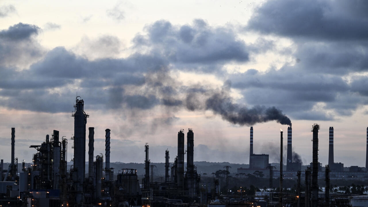 فنزويلا تشرّع نفطها للقطاع الخاص: ما التغييرات والمكاسب الأميركية؟