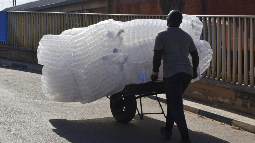 زامبيا تصنف الجفاف "كارثة وطنية" أتت على الزراعة