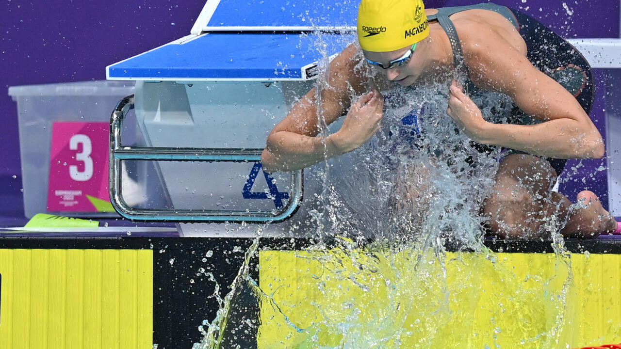 Australia, Italy shatter relay world records at short course championships