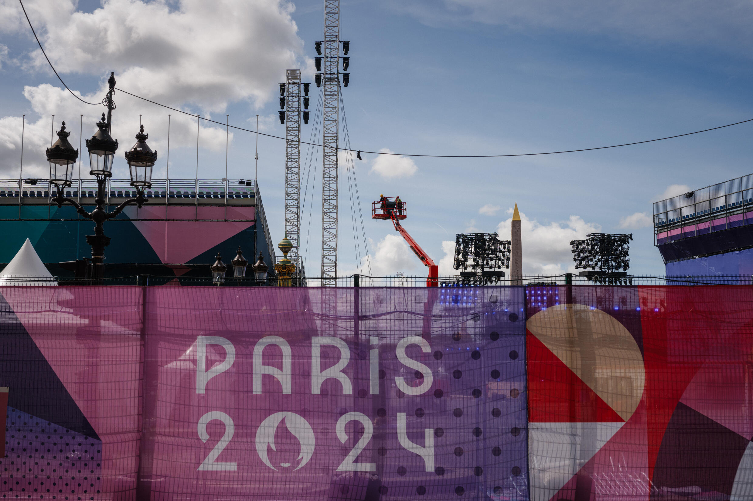 Site paralympique de la place de la Concorde, en construction, le 21 août 2024 à Paris