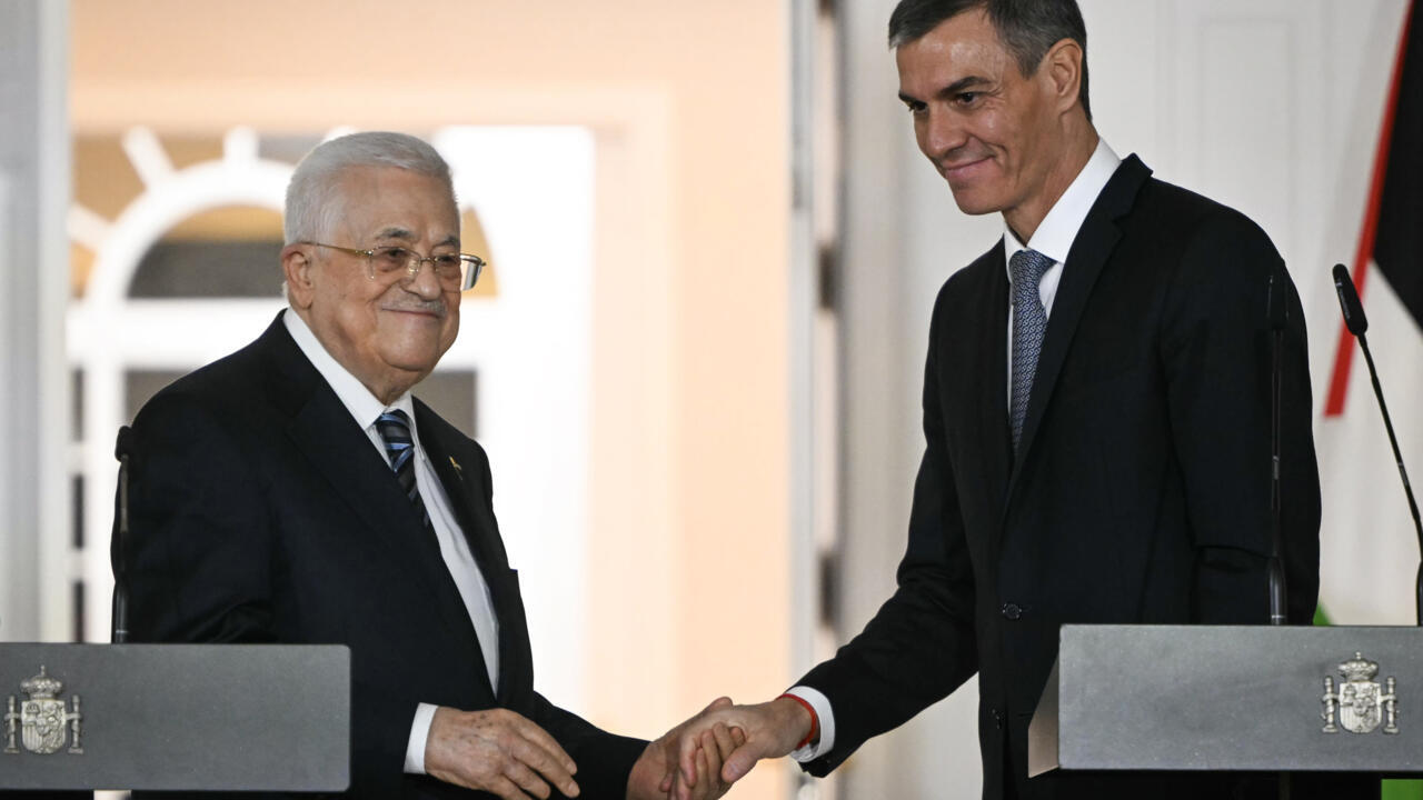 رئيس الوزراء الإسباني يدعو إلى "رفع الصوت" لكي لا يُنسى "الوضع المأسوي للفلسطينيين"