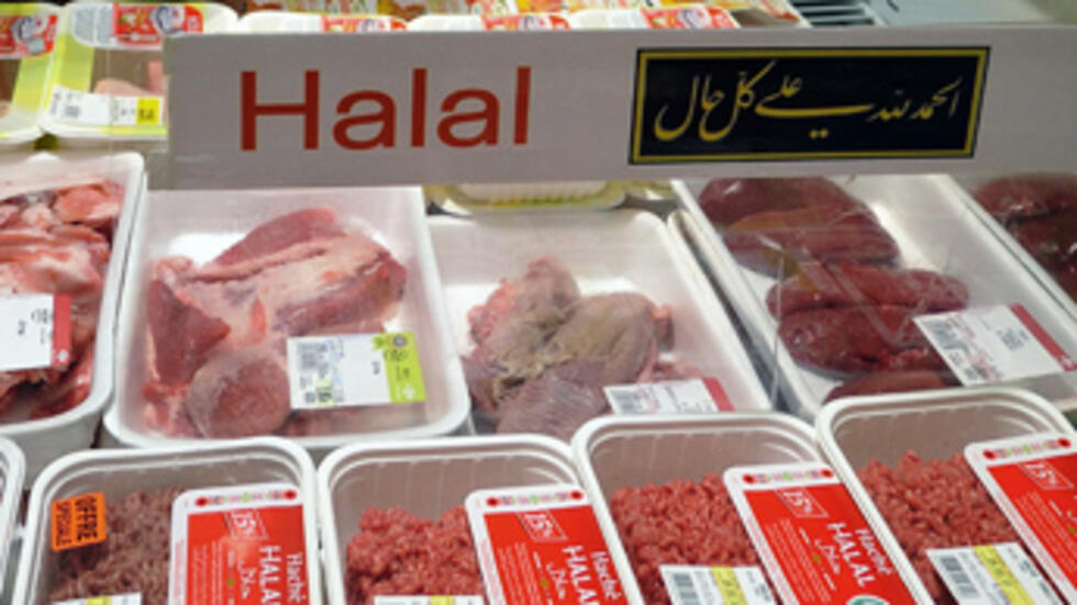 Traces of pork in halal sausages at London schools