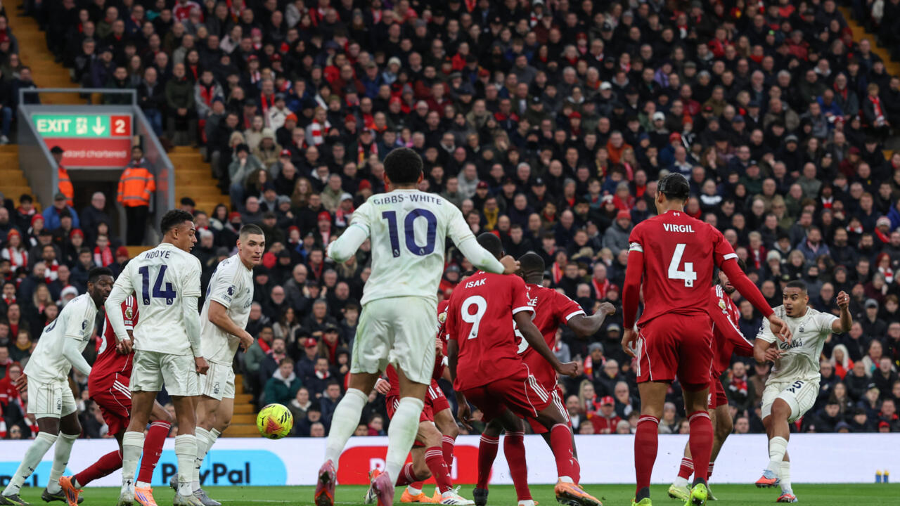 بطولة إنكلترا: صفعة جديدة لليفربول بتلقيه خسارة قاسية أمام ضيفه نوتنغهام 0-3