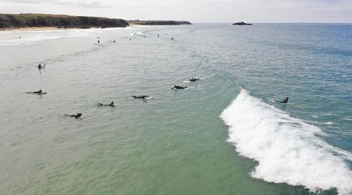 Les vagues de la côte sauvage de Quiberon sont parmi les plus appréciées de Bretagne, le 27 mai 2022.