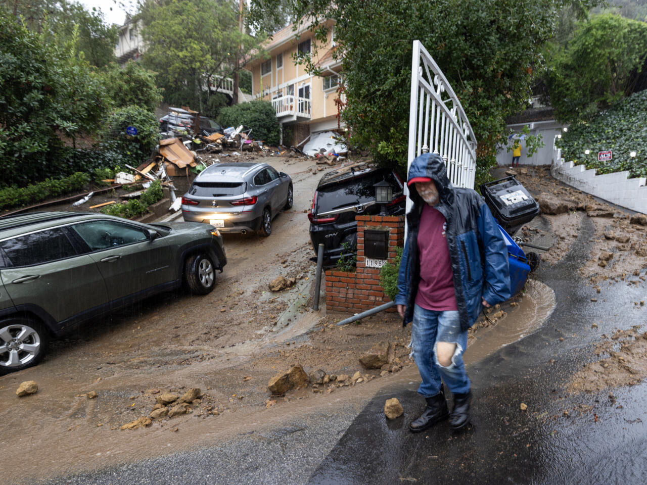 En California, EE. UU., las fuertes lluvias dejan tres muertos y regiones  inundadas