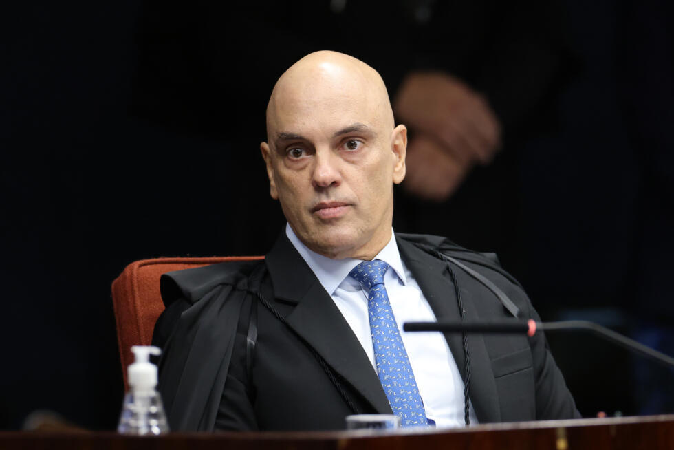 Photo diffusée par la Cour suprême du Brésil montrant le juge Alexandre de Moraes lors d'une session à la Cour suprême qui doit décider de l'ouverture ou non d'un procès contre l'ex-président brésilie