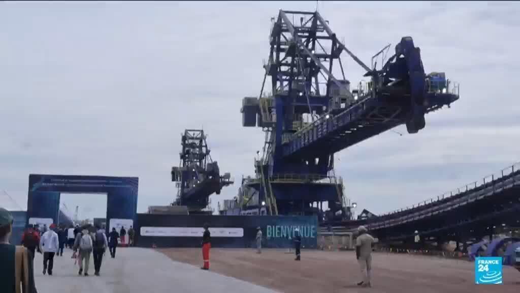 Guinée : lancement de l'exploitation de la gigantesque mine de fer de Simandou