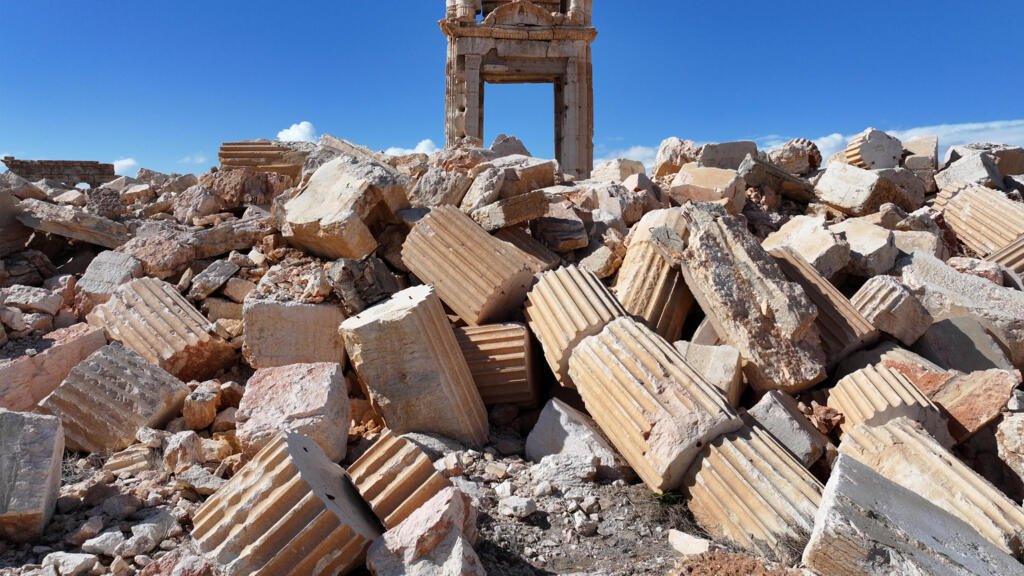 Two US troops and an American civilian killed in Syria, Trump vows to 'retaliate' Two US troops and an American civilian killed in Syria, Trump vows to 'retaliate'