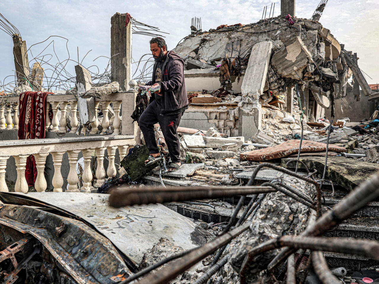 Más de 80 muertos en Gaza tras nuevos ataques; Israel confirma la muerte  del tercero de Hamás